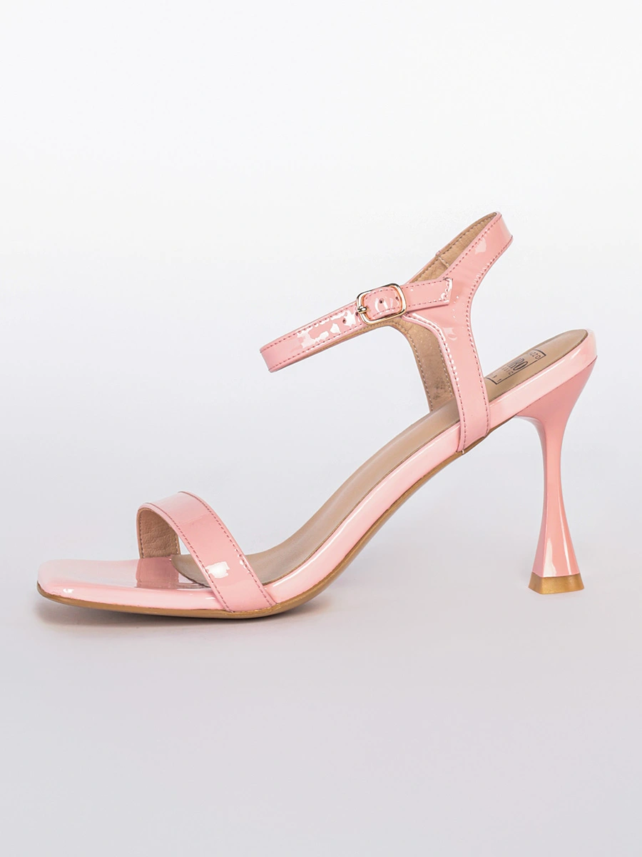 Босоножки лакированные розового цвета на высоком каблуке